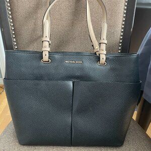 MICHAEL KORS Bedford Pocket Tote Bag